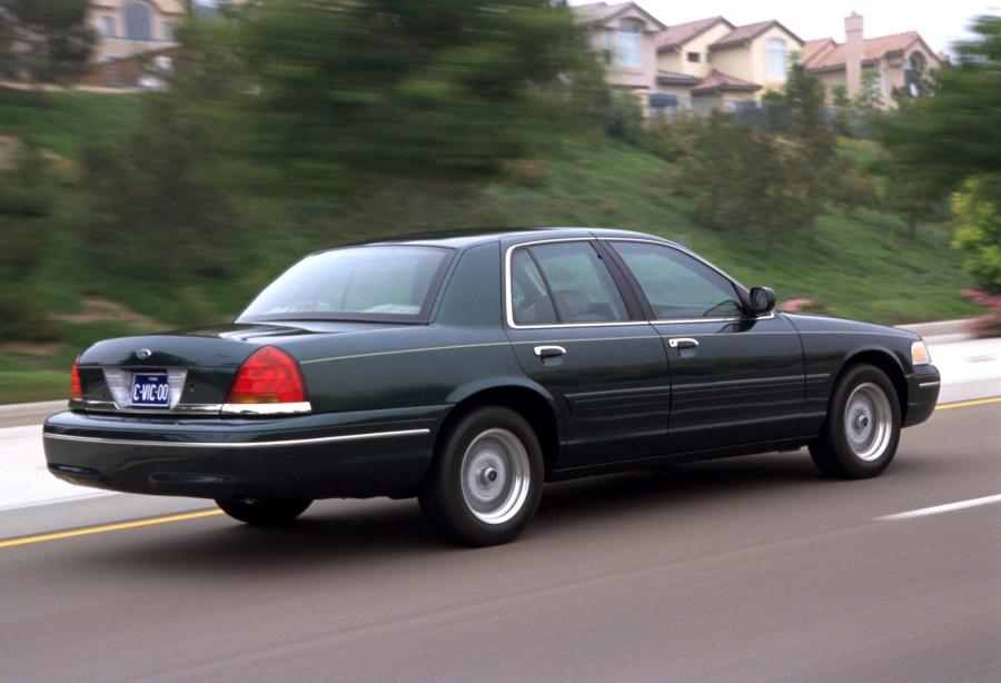  Ford Crown Victoria 1998 года  (фото 26 из 161)
